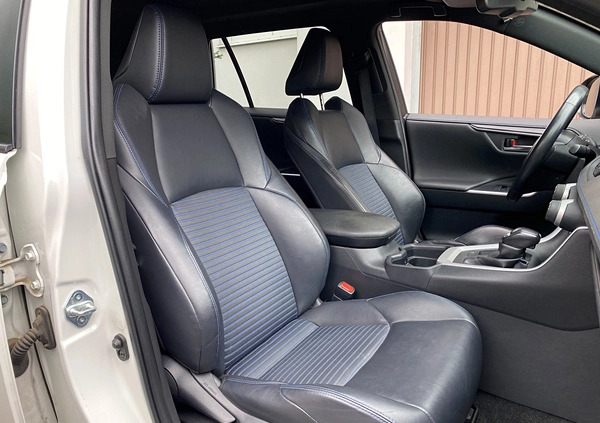 Toyota RAV4 cena 135500 przebieg: 97000, rok produkcji 2019 z Żyrardów małe 562